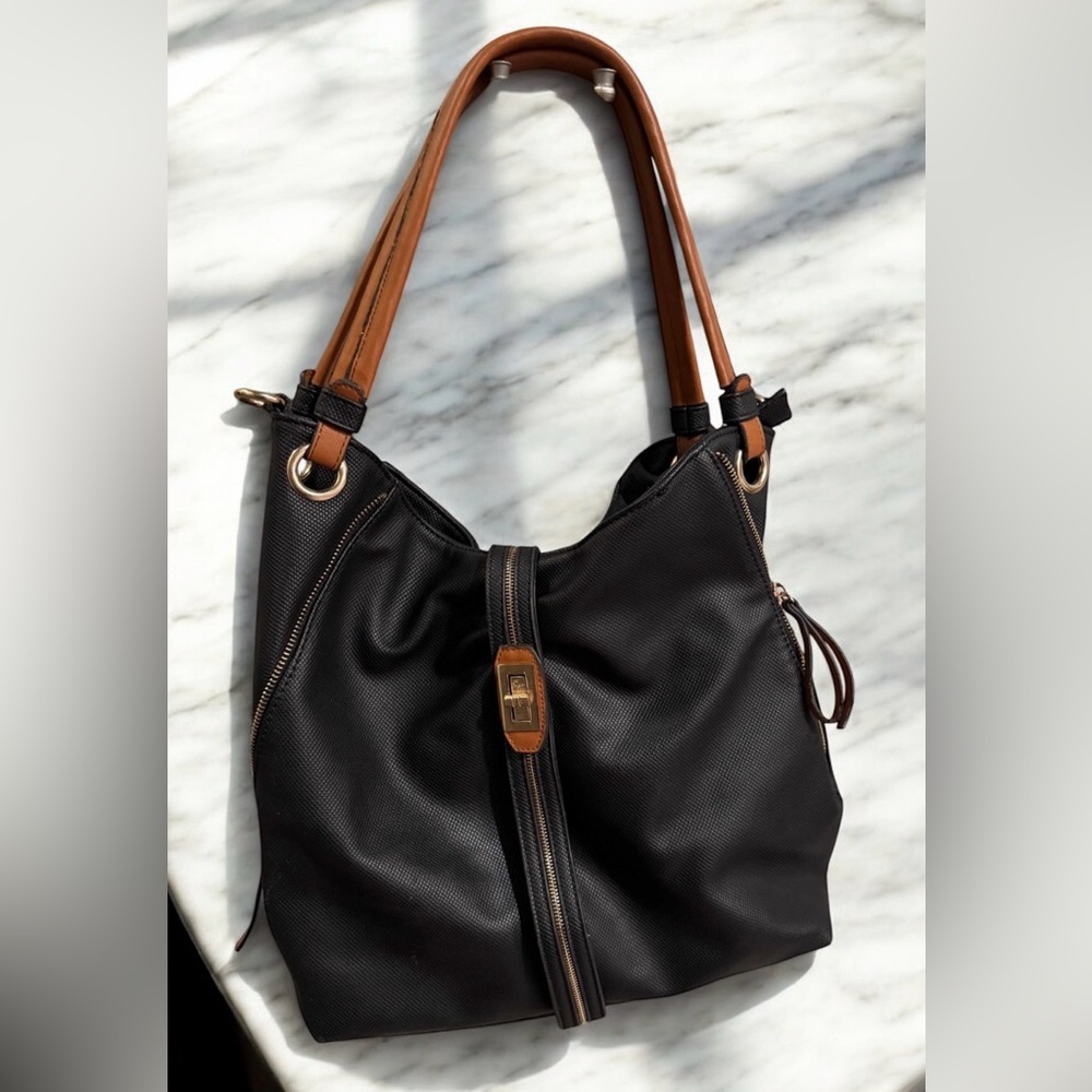 Elegant LARGE purse black Bag 13x15in w/ 9in long straps 5 zipper pockets